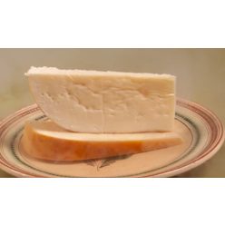   Érlelt félkemény sajt, füstölt, bio, Virágoskút (darabolt, 25-40 dkg/db) - 1 kg